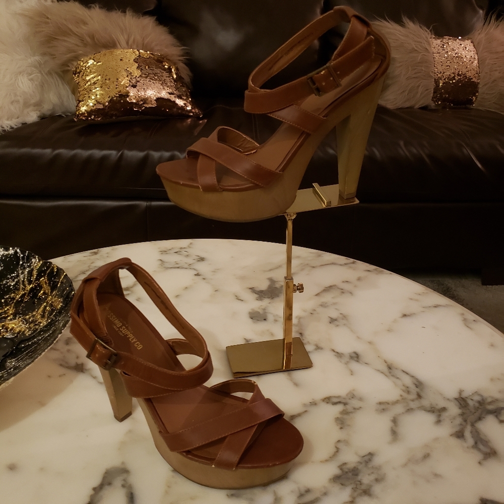 Mossimo supply co. high heel platform sandal size 9.5.